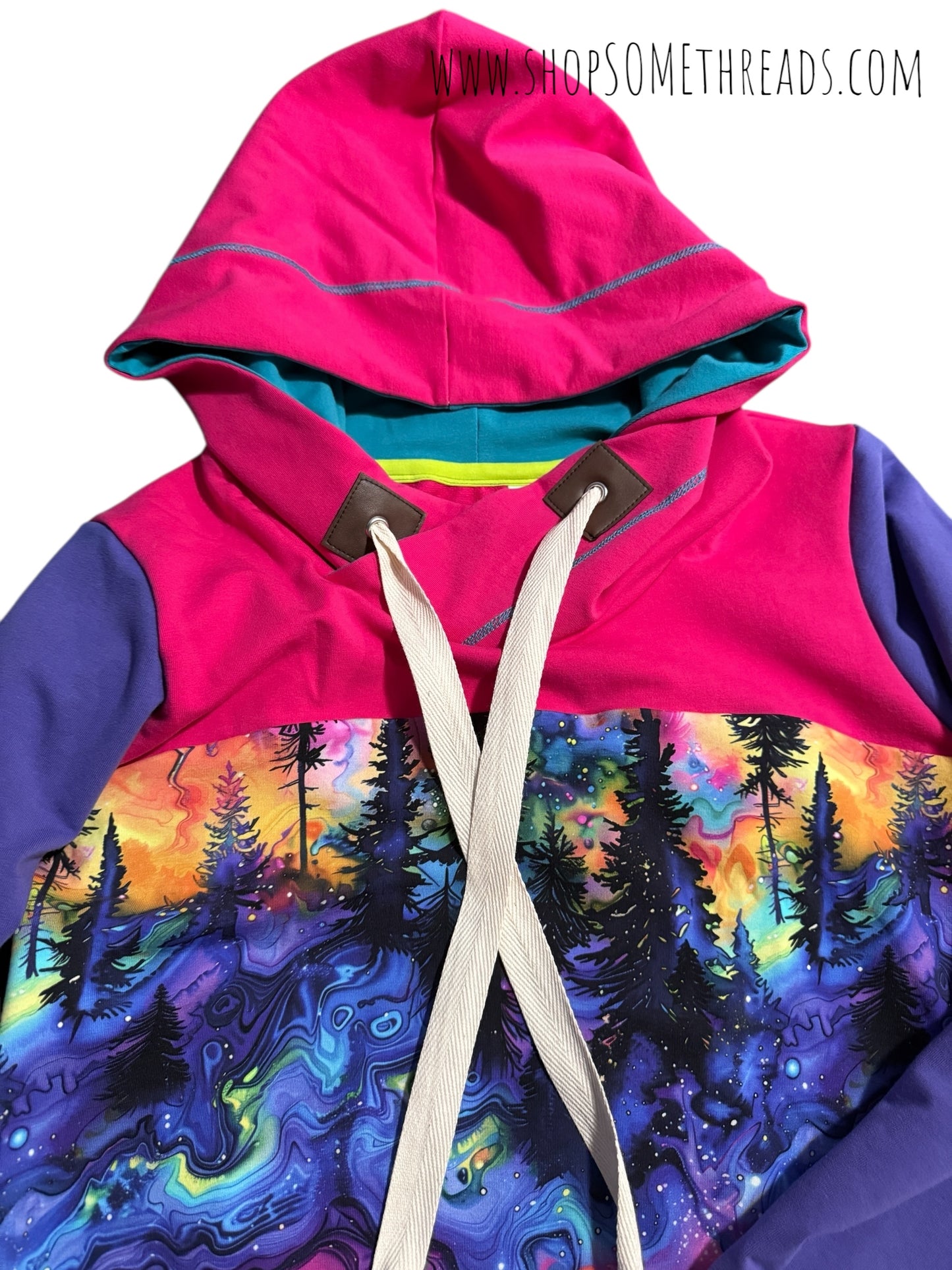 Aurora Forest Hoodie - Medium curvy fit