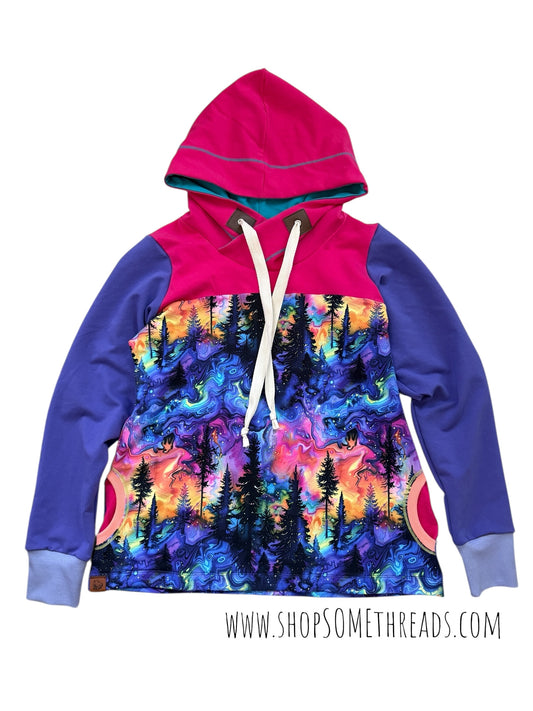Aurora Forest Hoodie - Medium curvy fit